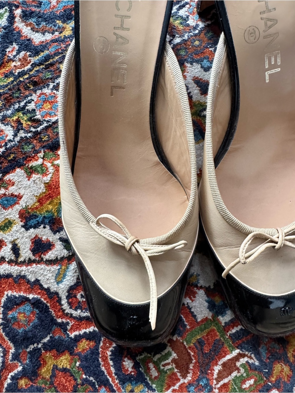 CHANEL Beige and Black Two-Tone Leather Mules - Picture 5 of 10